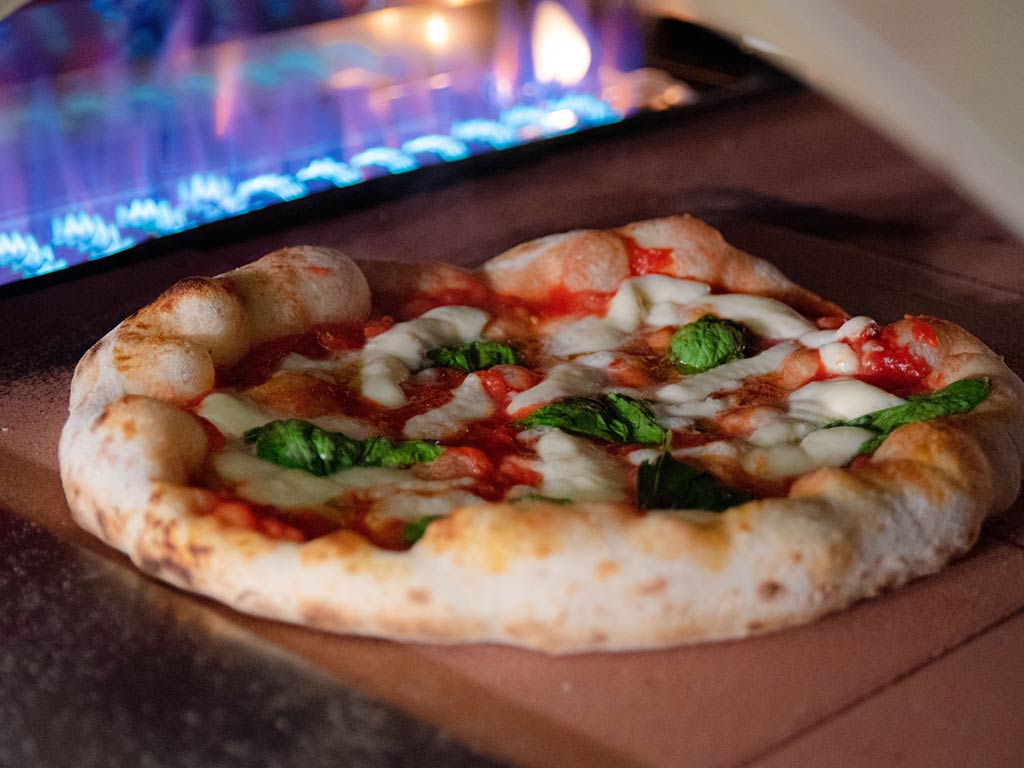 forno-classico-4-pizze-pizza-margherita Gas ovens